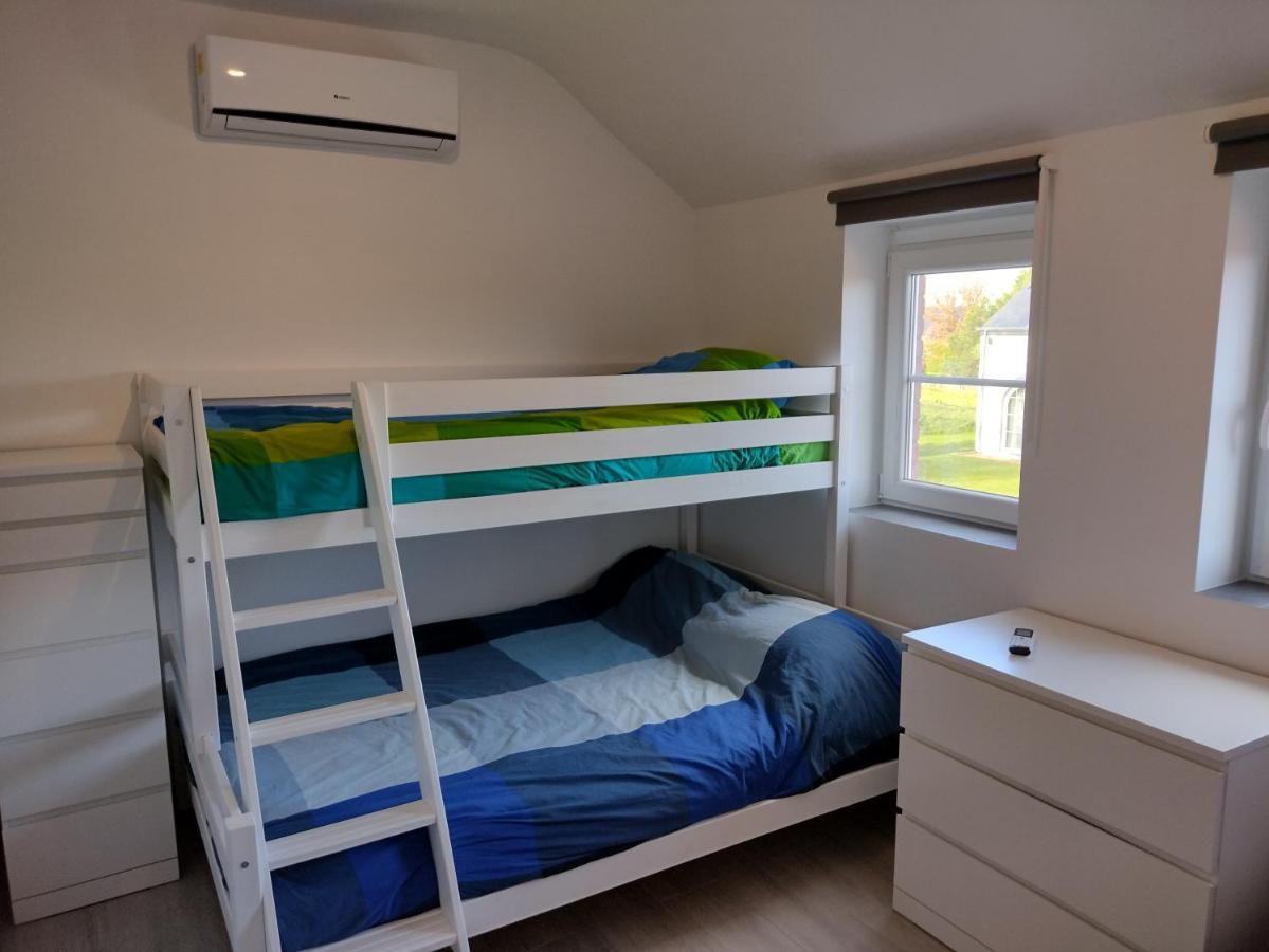 Huis Met Zonneterras, Tuin En Panoramisch Uitzicht Wellin Buitenkant foto